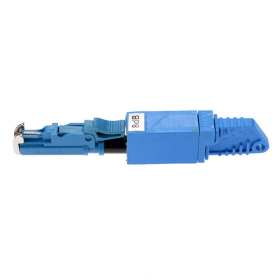 A manutenção programada do UPC E2000 fixou a bainha de fibra ótica do PVC do atenuador